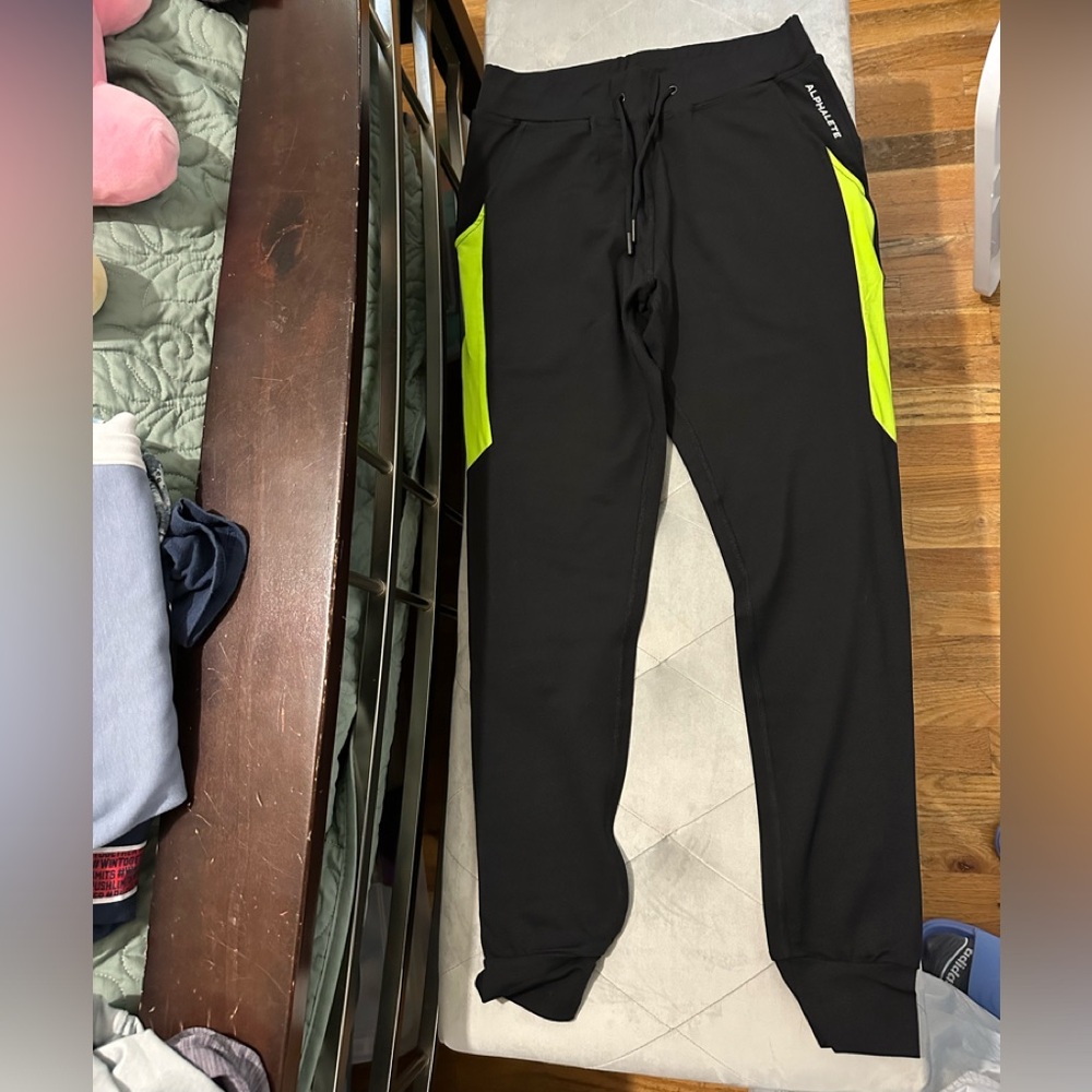 Alphalete joggers size medium :) used twice